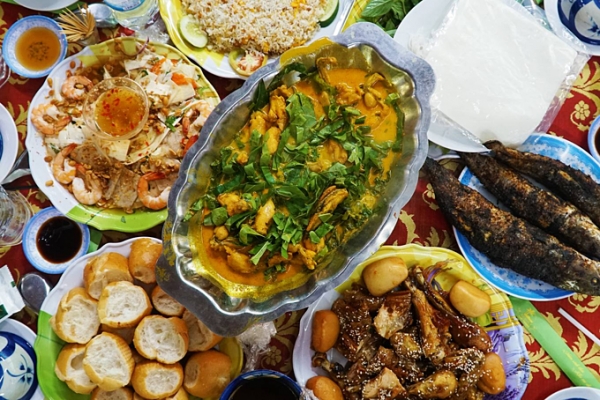 콘풍리조트의 다양한 메콩델타 음식들.