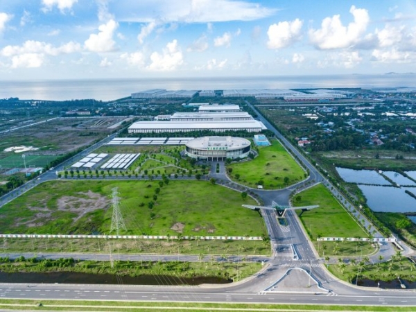 Tổ hợp sản xuất ôtô Vinfast với tổng vốn đầu tư 7,6 tỷ USD tại Khu kinh tế Đình Vũ - Cát Hải.