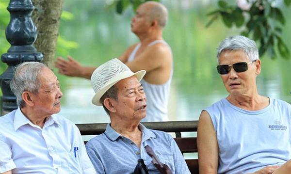 Elderly people hang out near Hanoi's Hoan Kiem Lake. Photo by VnExpress/Giang Huy