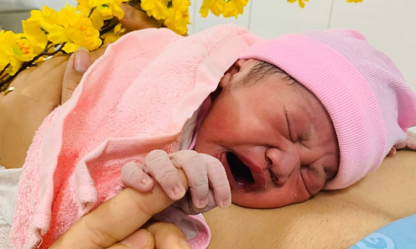 A baby is born at the Tu Du Hospital in Ho Chi Minh City. Photo by VnExpress/Le Phuong