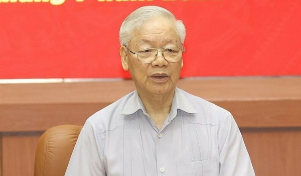 응웬 푸 쫑 베트남 공산당 총서기장이 3일 중앙군사위원회 제6차 회의에서 발언하고 있다. 쫑 총서기장은 미래전의 복잡해질 전투양상에 대비해 현대적인 무기와 장비 우선 생산을 방위산업계에 촉구했다. (사진=VnExpress/Hoang Phong)